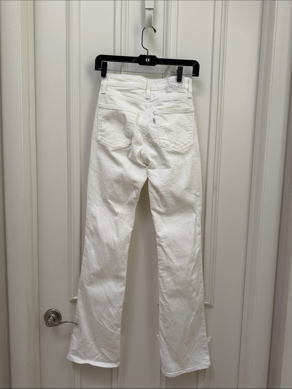 Levi’s Women’s 725 High Rise Boot Cut Jeans - Picture 4 of 9